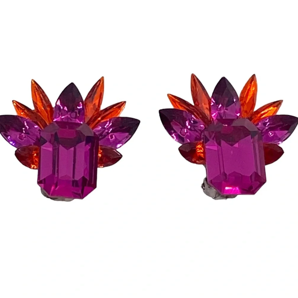 Vintage Clip On Earrings Fuchsia Unsigned Starburst Design